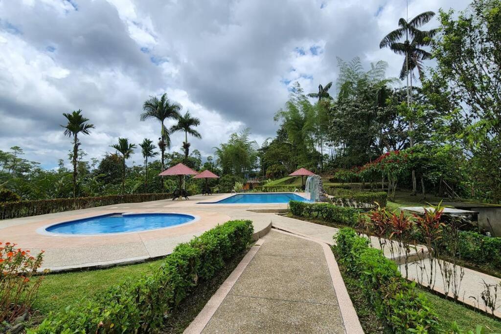 Casa De Campo Con Piscina, Canchas, Cascada Y Piscina Natural Pedro Vicente Maldonado Zewnętrze zdjęcie